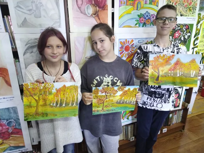 Краски осени в рисунках ребят