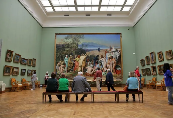 Один из залов Третьяковской галереи